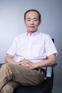 曹刚.jpg 曹刚.jpg
